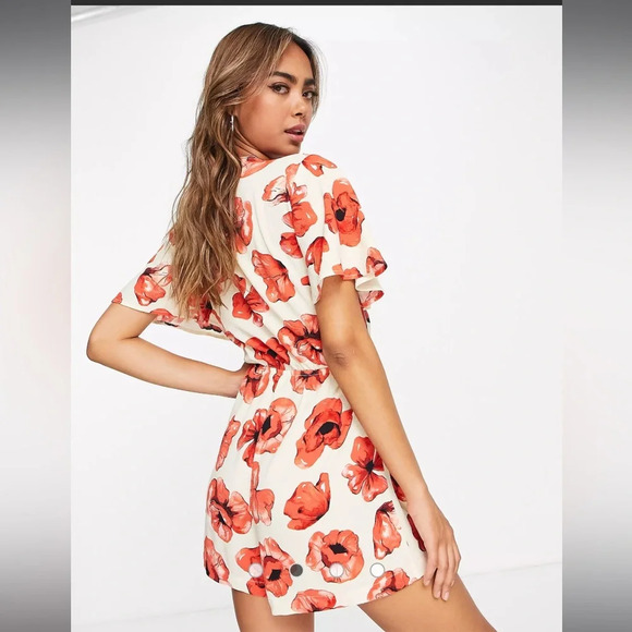 Monki relaxed romper with tie front and frill sleeves in poppy print - Picture 7 of 9